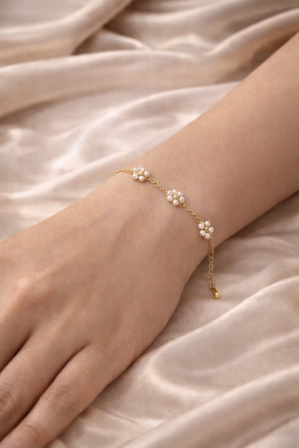 Daisy Pearl Charm Bracelet